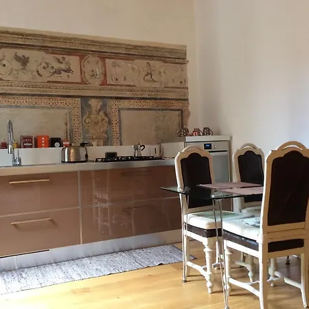 Accademia Deluxe Apartamento *